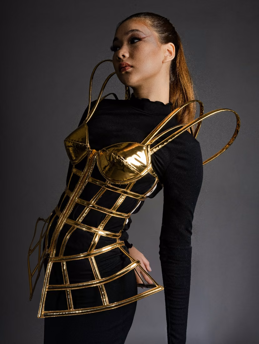 Karolina — model portfolio photo 3 of 39