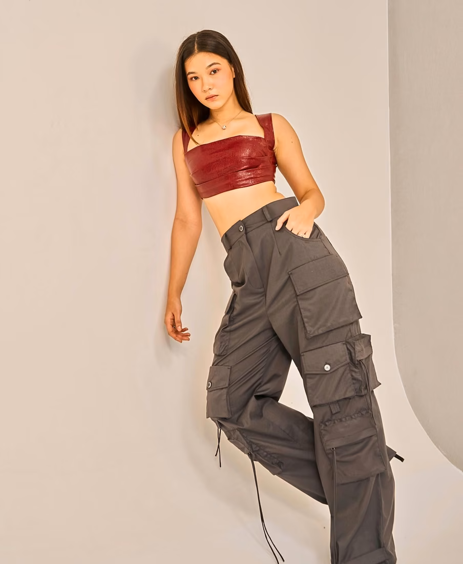 Karolina — model portfolio photo 4 of 39