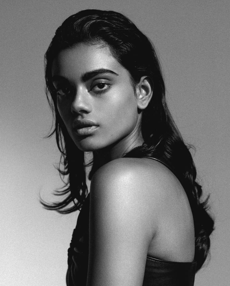 Roshni Sharma — model portfolio photo 6 of 41