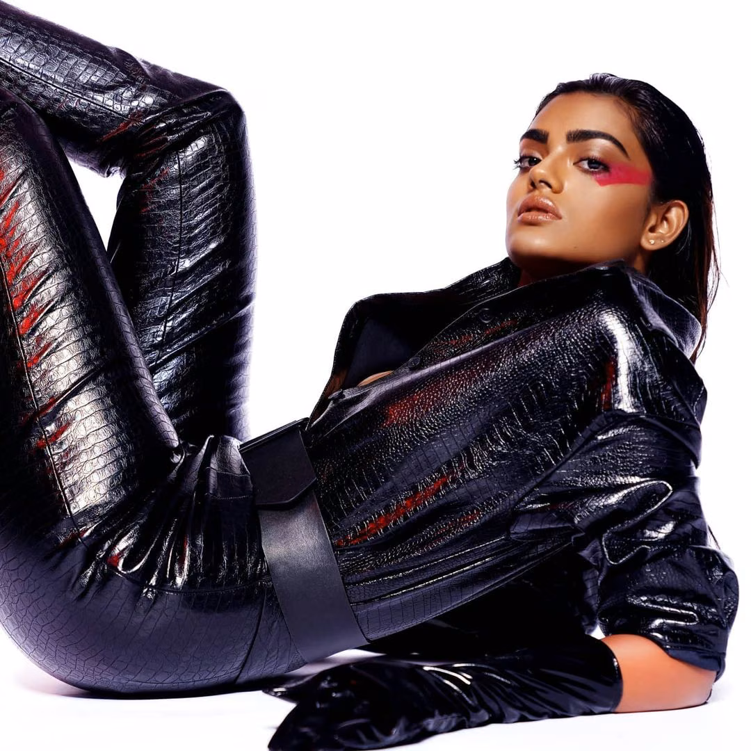 Roshni Sharma — model portfolio photo 5 of 41