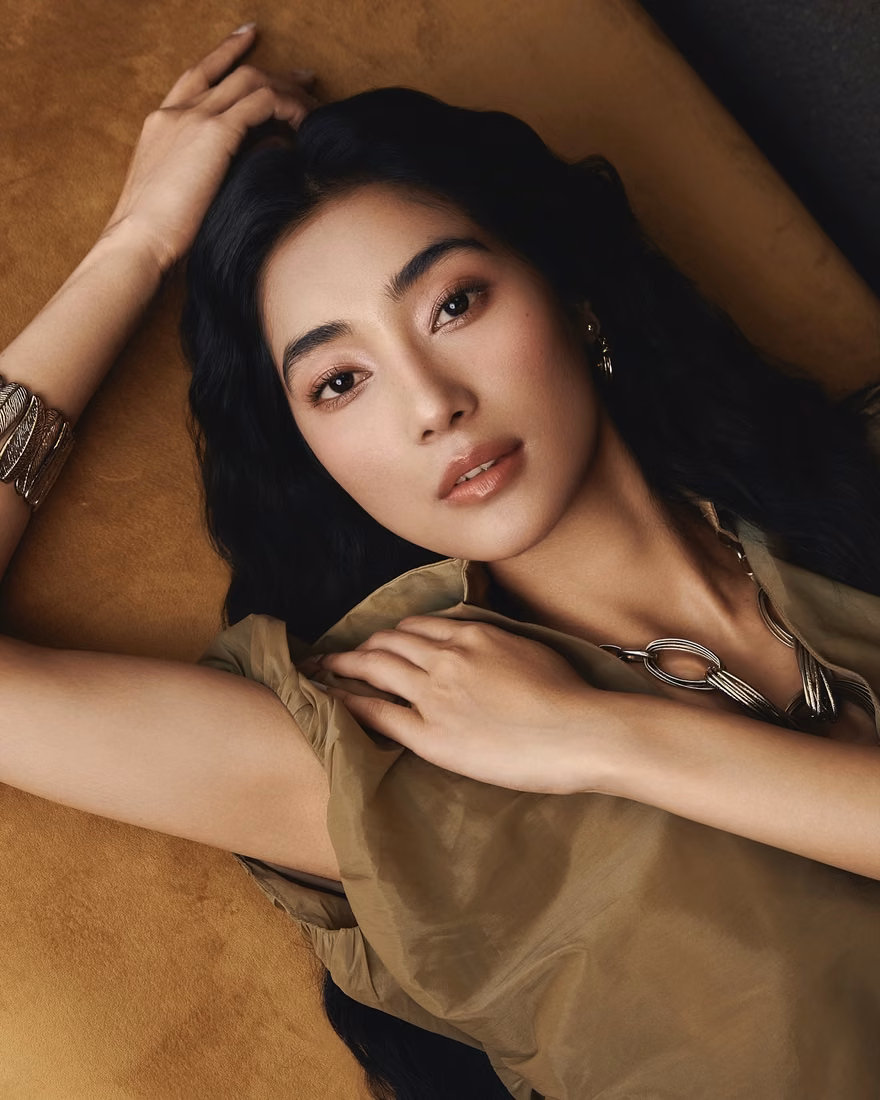 Sasha — model portfolio photo 1 of 39