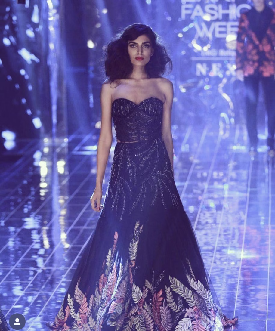 Vishakha Bhardwaj — model portfolio photo 5 of 32