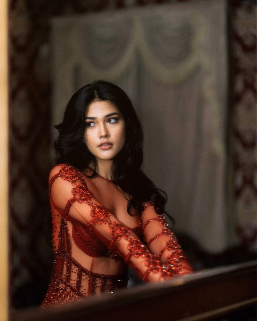 Samriddhi — model portfolio photo 1 of 11